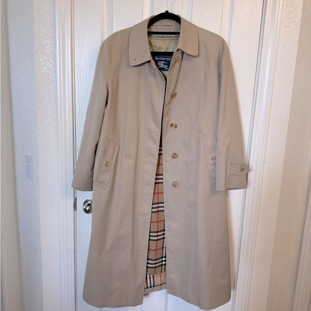Vintage Burberry Check Lined Coat with Beige Exterior